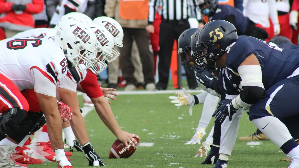 Joey Porter Jr. trade football game-day line of scrimmage action